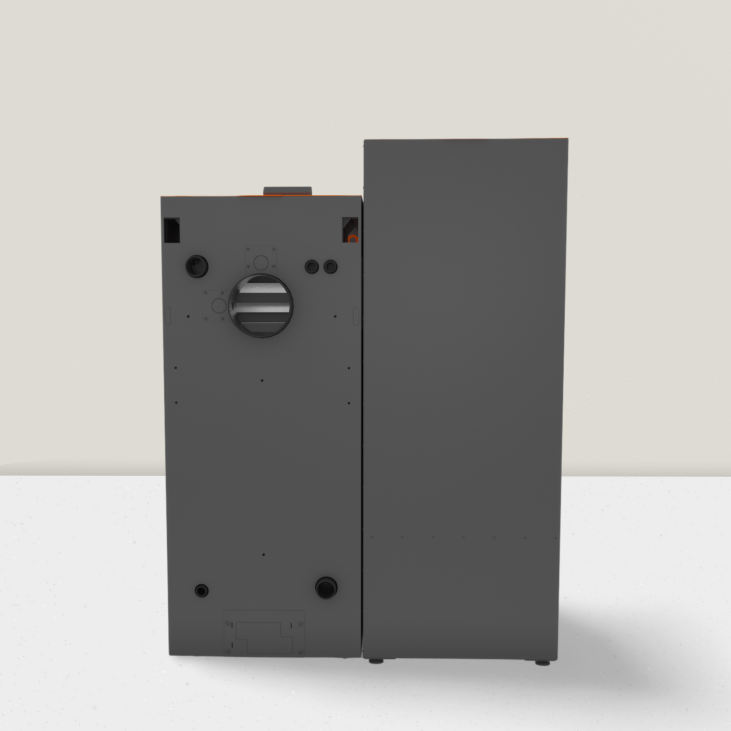 Mini Pelletheizung Biopel Ansicht hinten auf den Kessel, man sieht die Wasseranschlüsse und das Abgasrohr