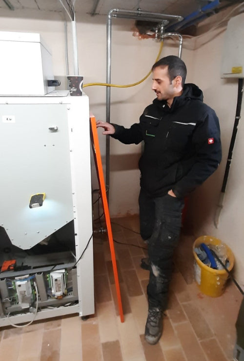 Service an der Smartfire Pelletheizung